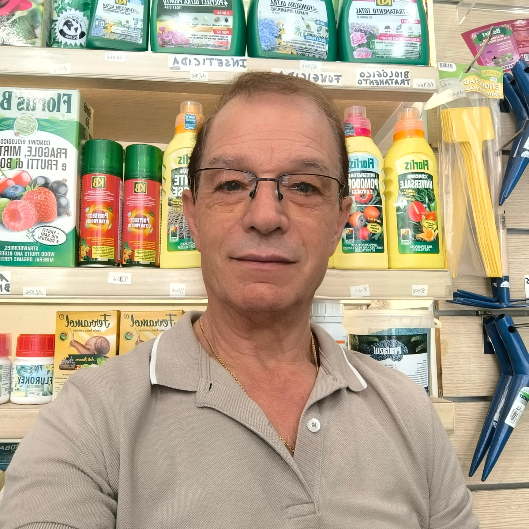 Produtos da KB e da Compo. Fertilizantes Flortis. Terras.